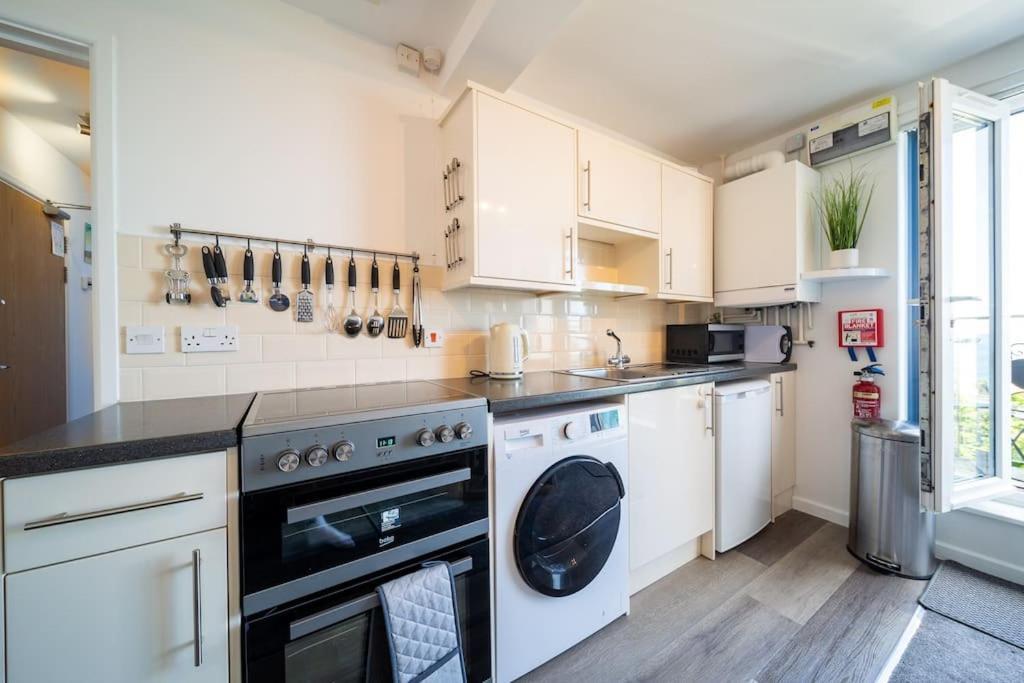 Newquay Sunset & Sea View In Town Centre Apartment